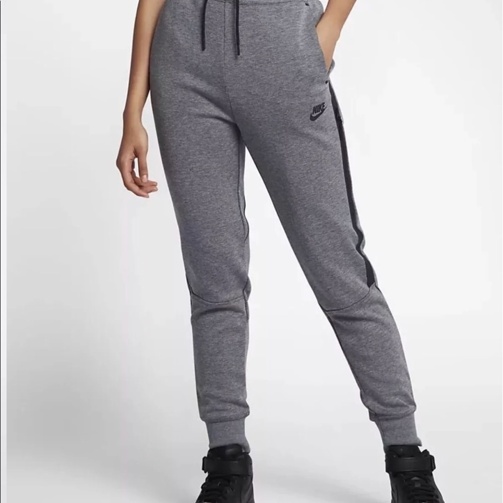 Nike tech joggers